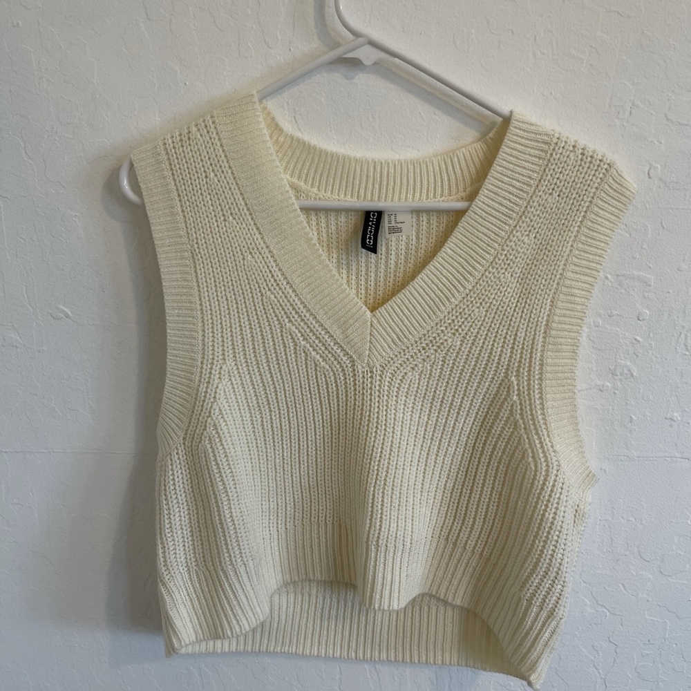 H&M crop sweater vest cream